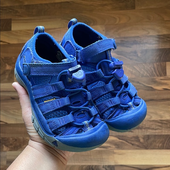 Keen Kids Vibrant Blue Adventure Sandals - Picture 1 of 6